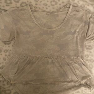american eagle white camo flowy top women's